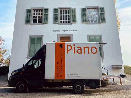 Flügeltransport im Richard Wagner Museum