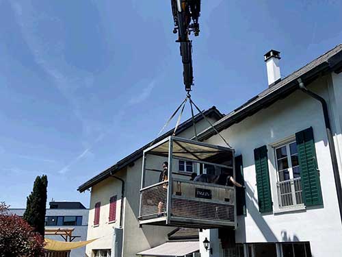 Krantransport eines Flügels mit Barrelle